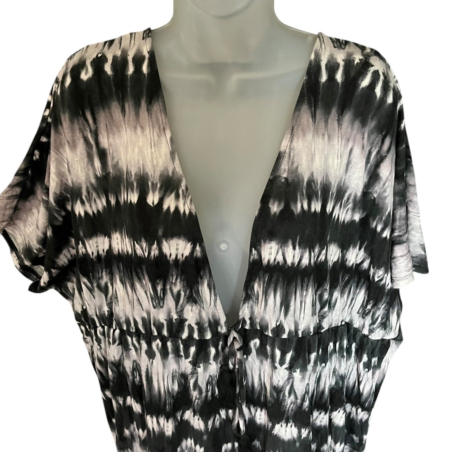 Joe Boxer Womens Tie Dye Camisole Blouse Size 1X/2X Black & Gray V-Neck Tassels