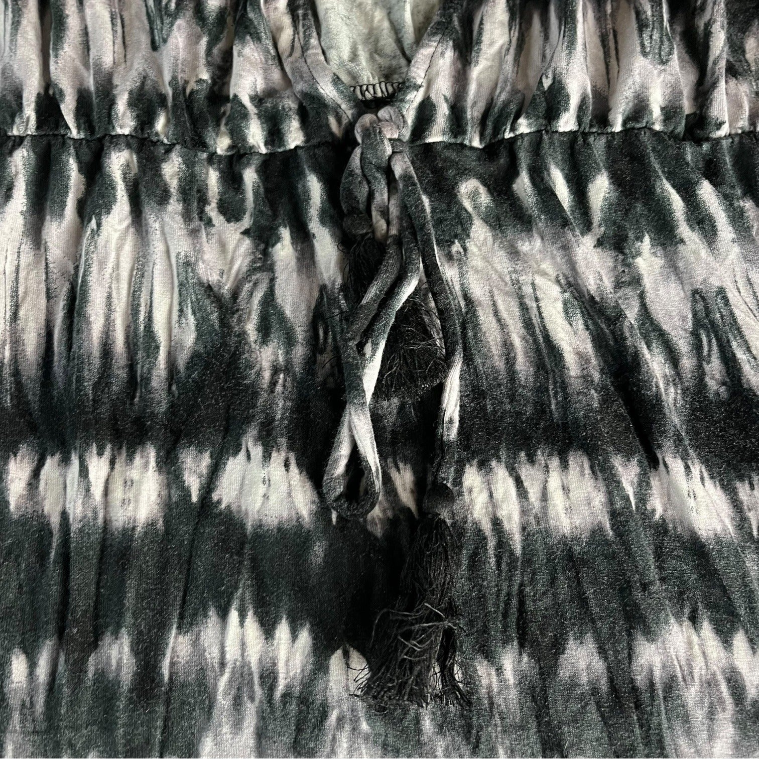 Joe Boxer Womens Tie Dye Camisole Blouse Size 1X/2X Black & Gray V-Neck Tassels