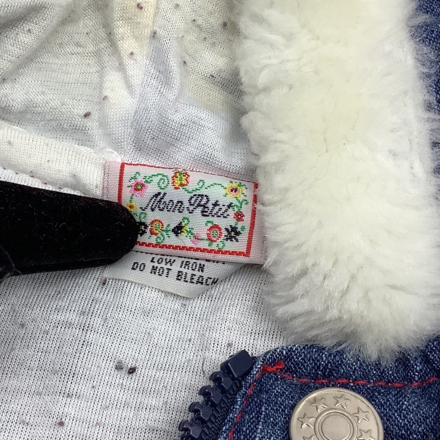 Mon Petit Baby Girl Size 24M Denim Jacket With Faux Fur Hood & Heart Patch