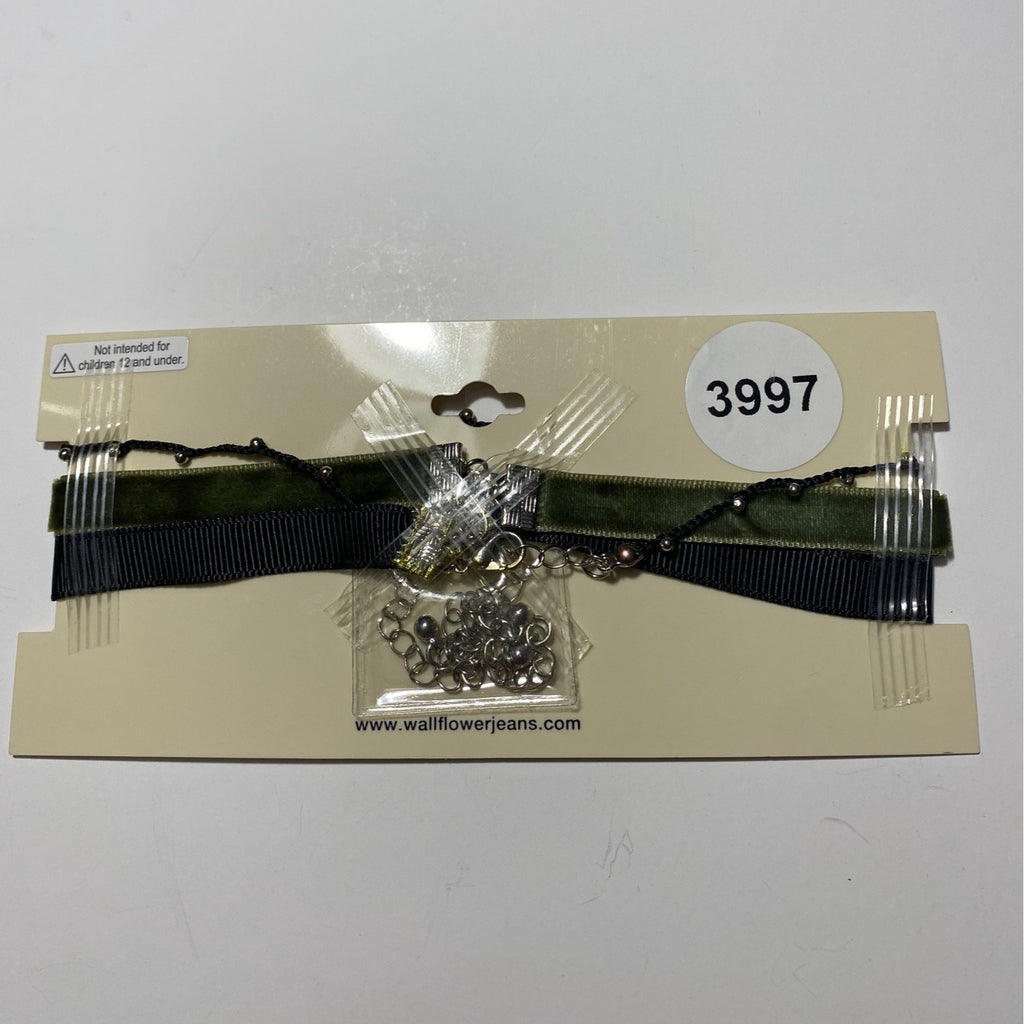 Wallflower Womens 3 Pc  Choker Necklace Set Multicolor Velvet Star Design