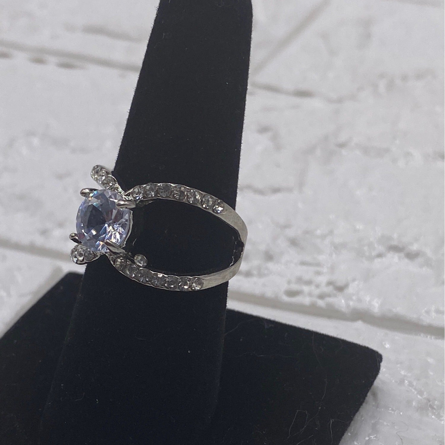 Silver Plated CZ Fashion Ring For Women Size 7 Elegant White Crystal Band