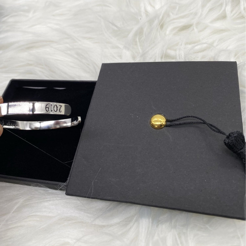 Graduation Bracelet 2019 Quote Engraved Cuff Keep Going Silver Plated Adjustable