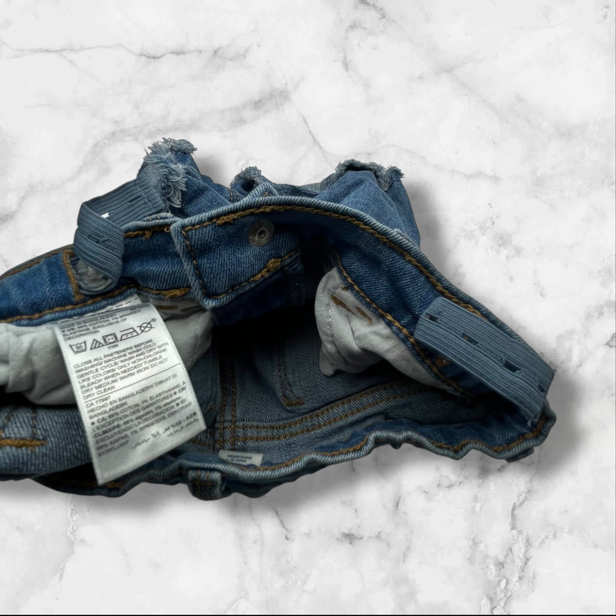 Old Navy Toddler Girls 4T Adjustable Denim Daisy-Embroidered Frayed Hem Shorts