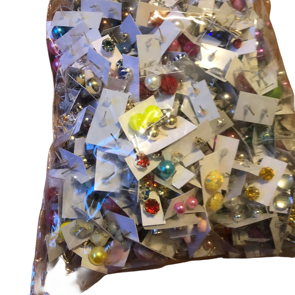 Women's Random Fashion Stud Earrings Lot of 50 Pairs Mixed Styles Colors Girls