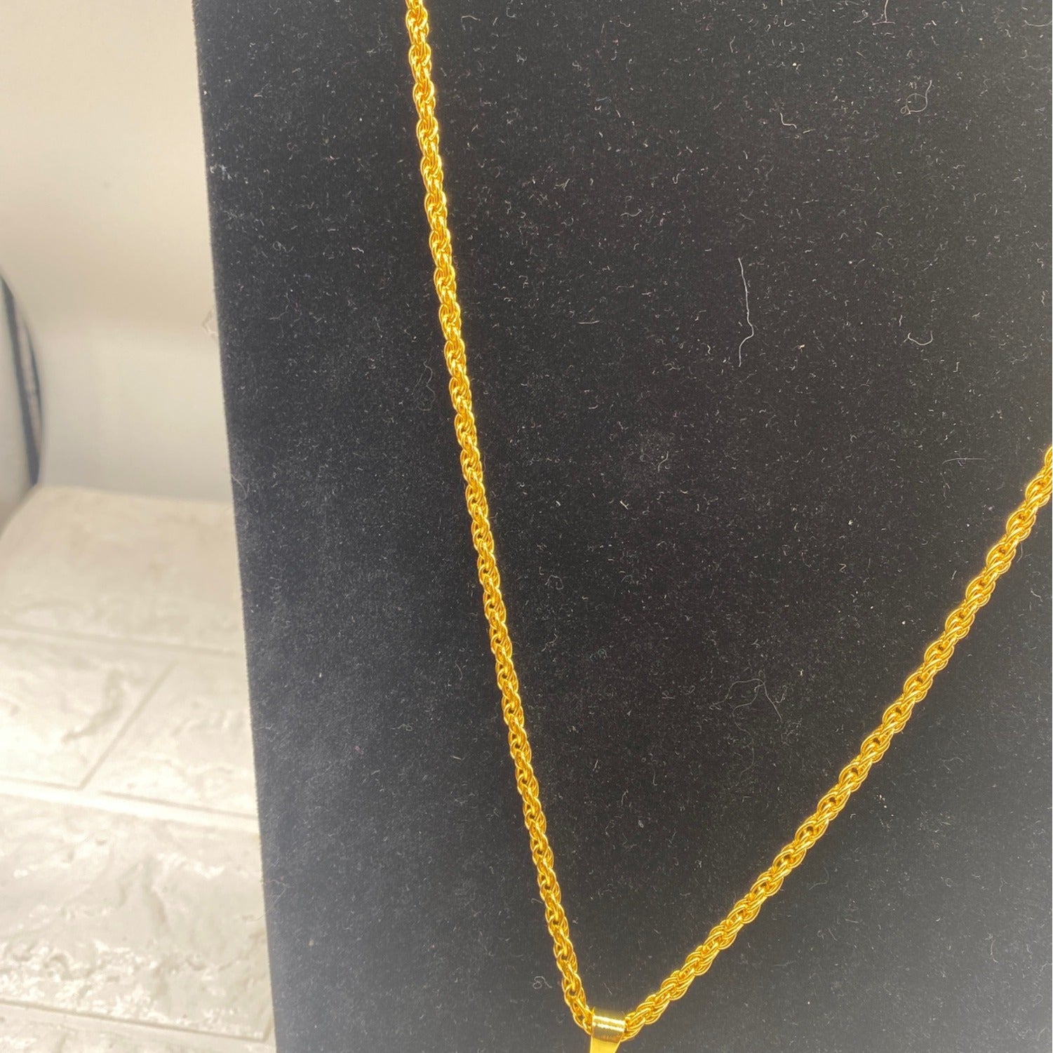 Gold Tone Mens Necklace With Dollar Coin Pendant With Rope Chain Rhinestones