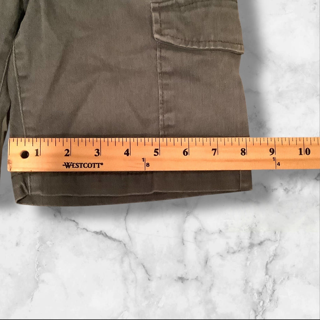 Old Navy Boys Gray Cargo Shorts Size  M 8