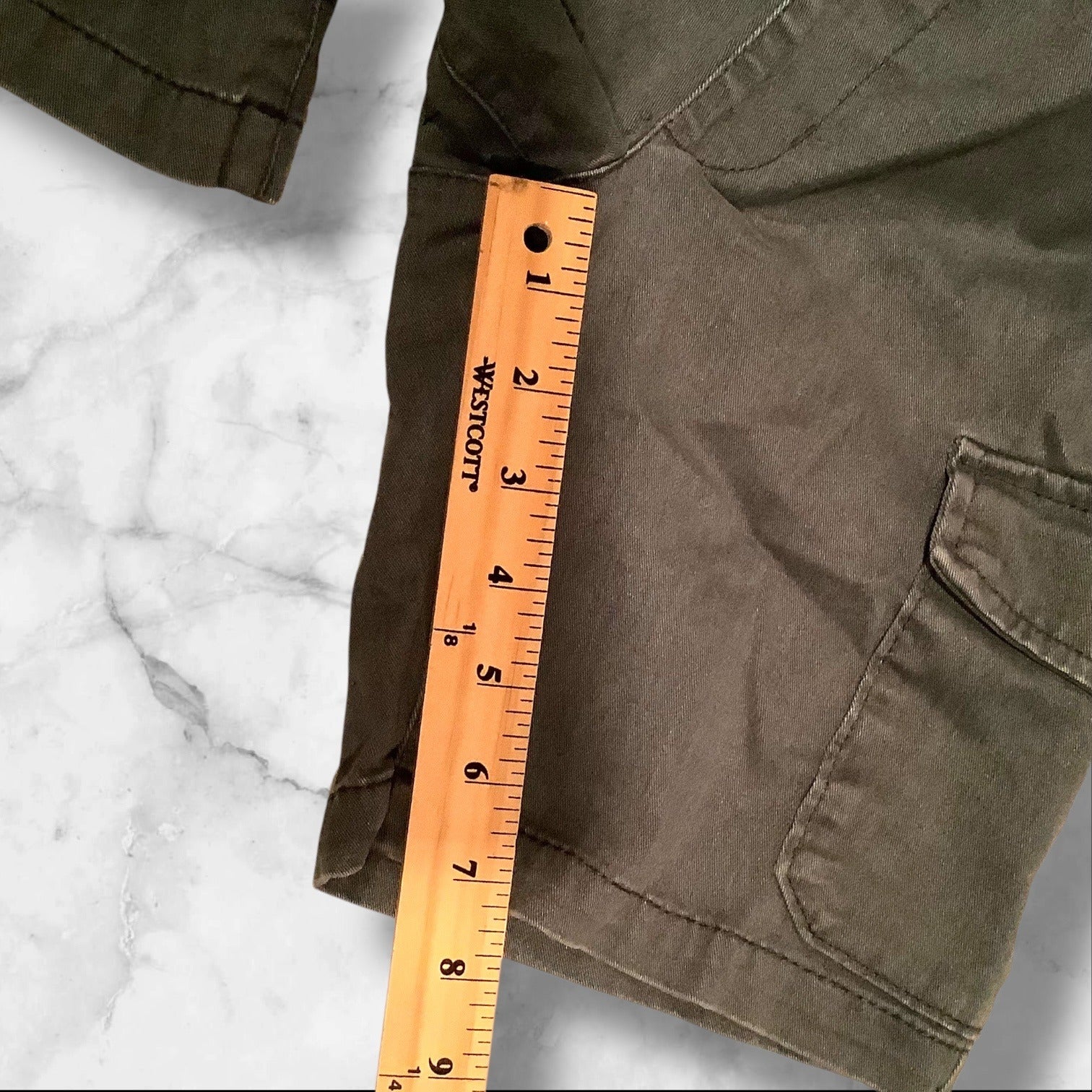 Old Navy Boys Gray Cargo Shorts Size  M 8
