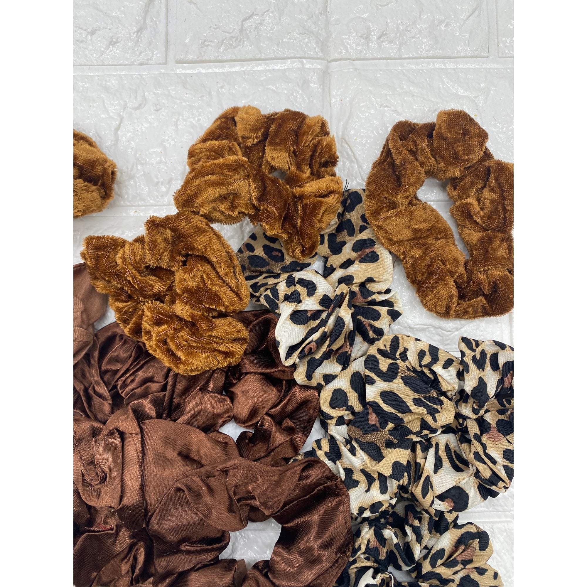 17pcs Hair Scrunchies LeopardSolid Colors Velvet Silk Blend Ponytail Holder Set