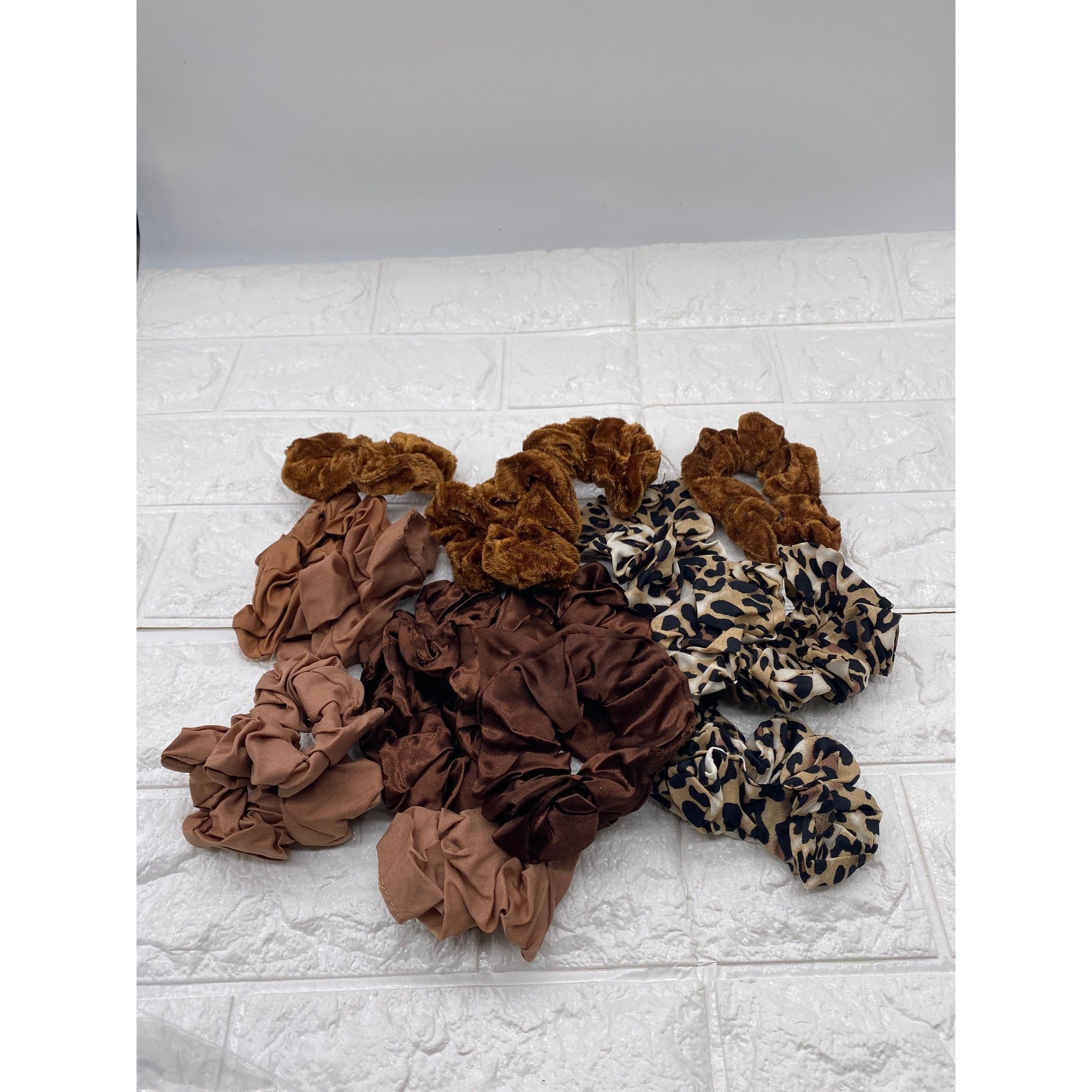 17pcs Hair Scrunchies LeopardSolid Colors Velvet Silk Blend Ponytail Holder Set