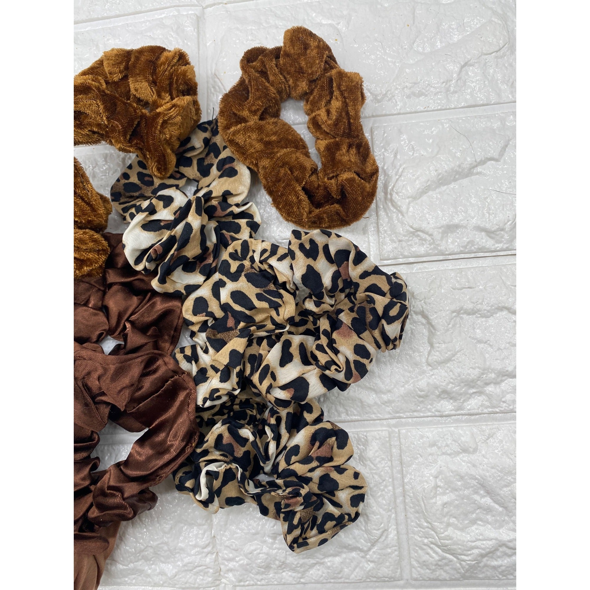 17pcs Hair Scrunchies LeopardSolid Colors Velvet Silk Blend Ponytail Holder Set