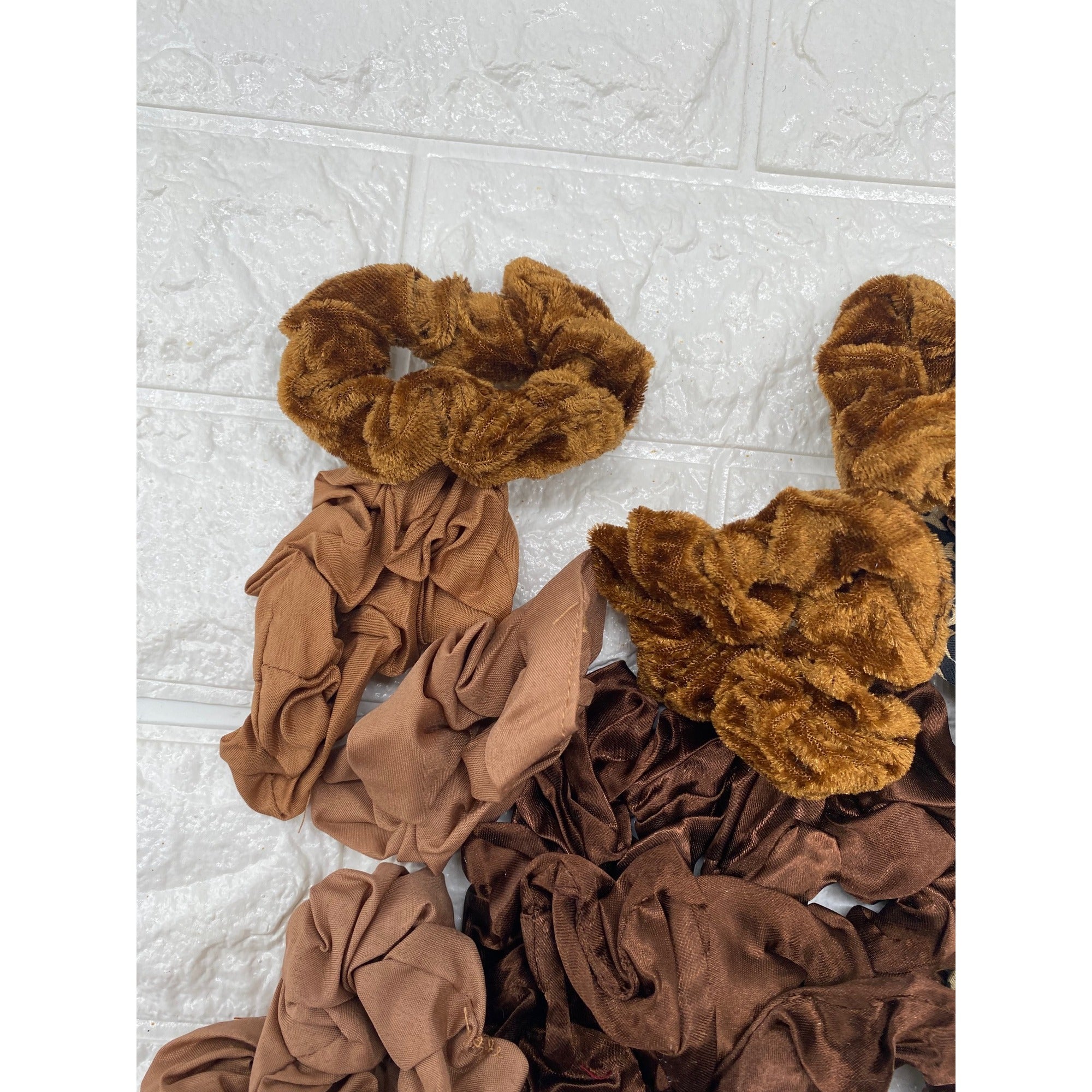 17pcs Hair Scrunchies LeopardSolid Colors Velvet Silk Blend Ponytail Holder Set