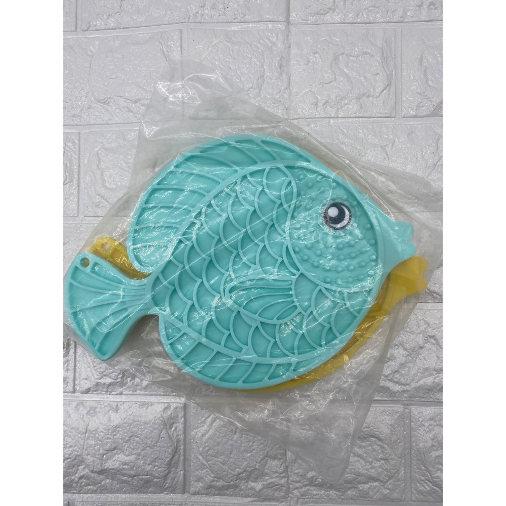Fish Shaped Dog Licking Mat 2pcs Pet Food Mat Slow Feeder Toy Yellow & Blue