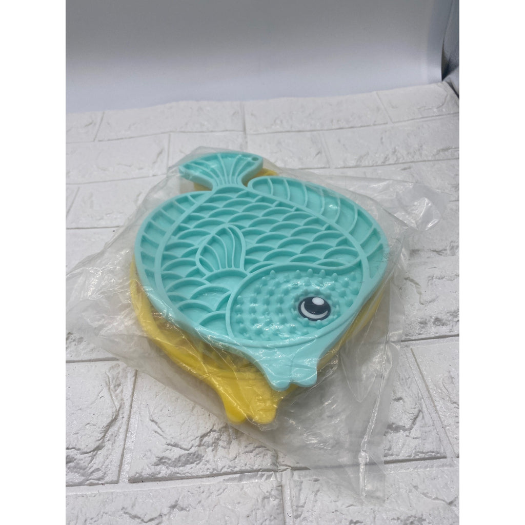 Fish Shaped Dog Licking Mat 2pcs Pet Food Mat Slow Feeder Toy Yellow & Blue