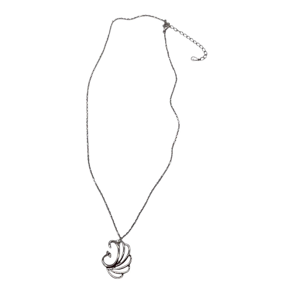 Silver Mountain S925 Sterling Silver 18in  Necklace With Elegant Pendant & Chain
