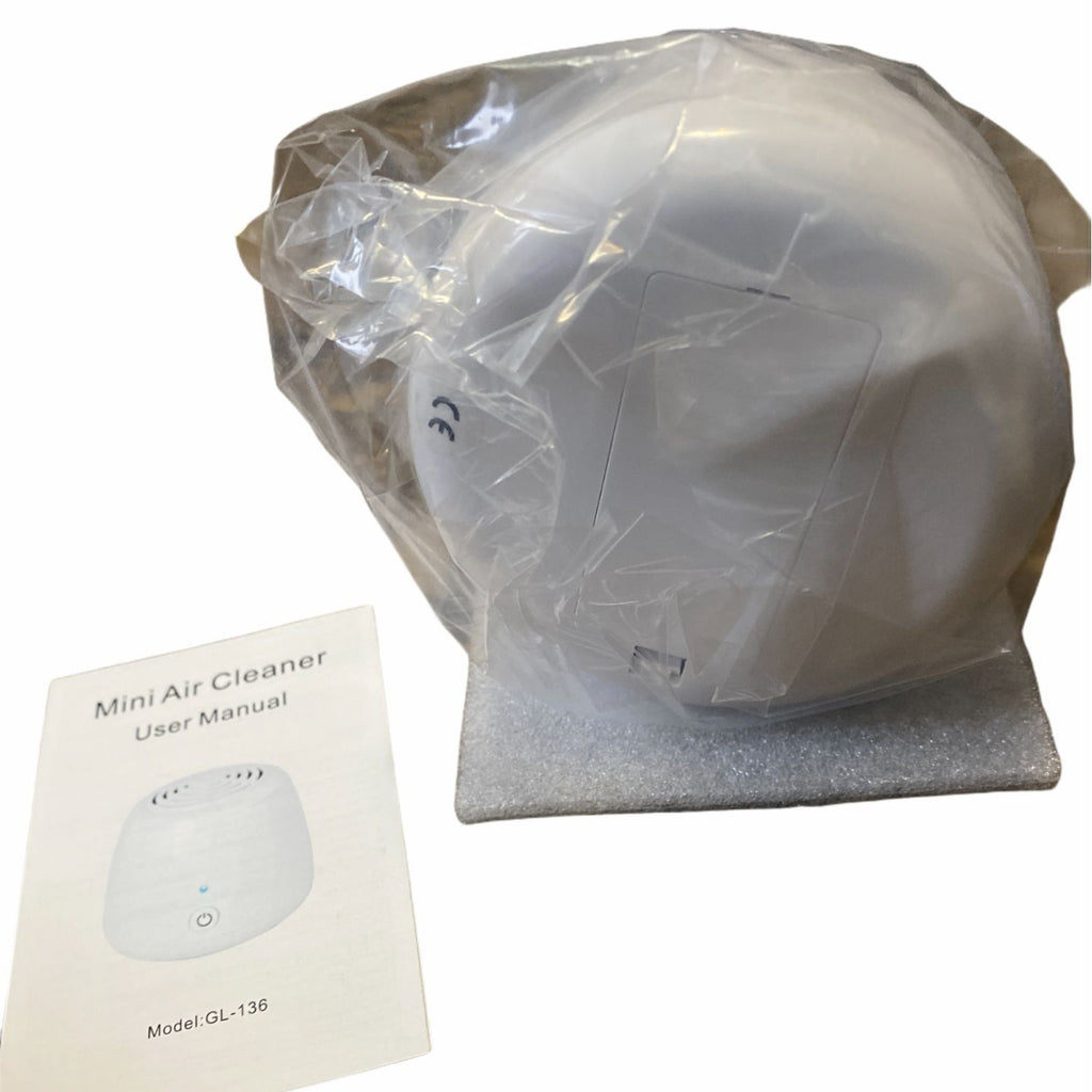 Rechargeable Mini Air Purifier White Compact Design USB Charging Port