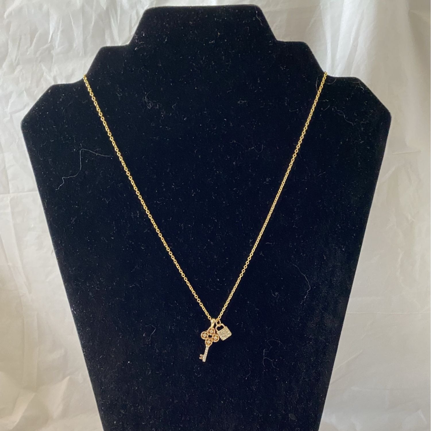 Golden Lock & Key Pendant Necklace Rhinestone Gold Chain For Women